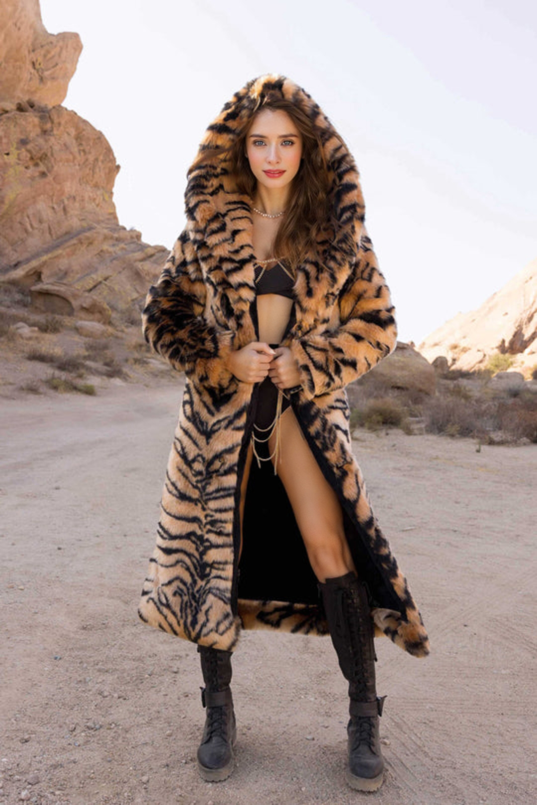Winter Clothing Trends 2026 - Women's Tiger Stripe Faux Fur Hooded