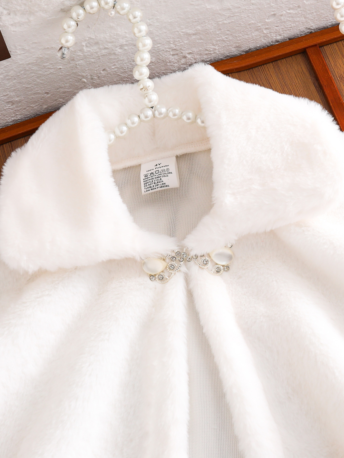 A Warm White Princess Shawl Ca - Winter Clothing Activity incelemesi ve fiyatı